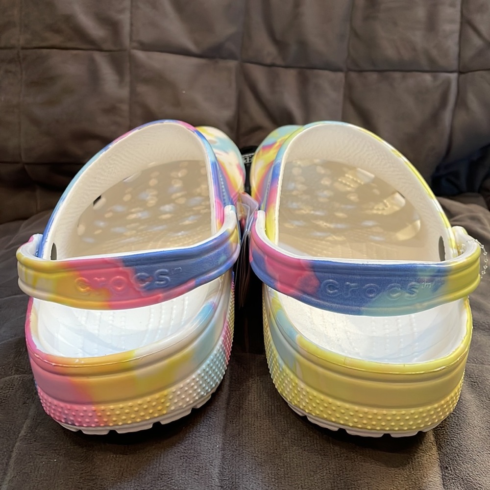 NEW Crocs Classic Tie Dye Graphic Clog Mens sz 13 NICE!! - Picture 2 of 8